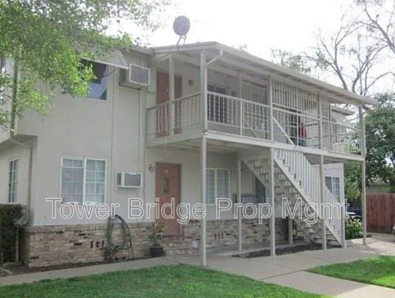 Sacramento Condo: 2701 San Fernando Way