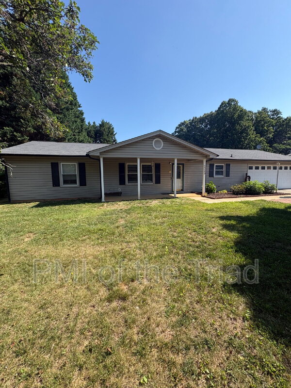 Kernersville House: 1349 Amylee Trail