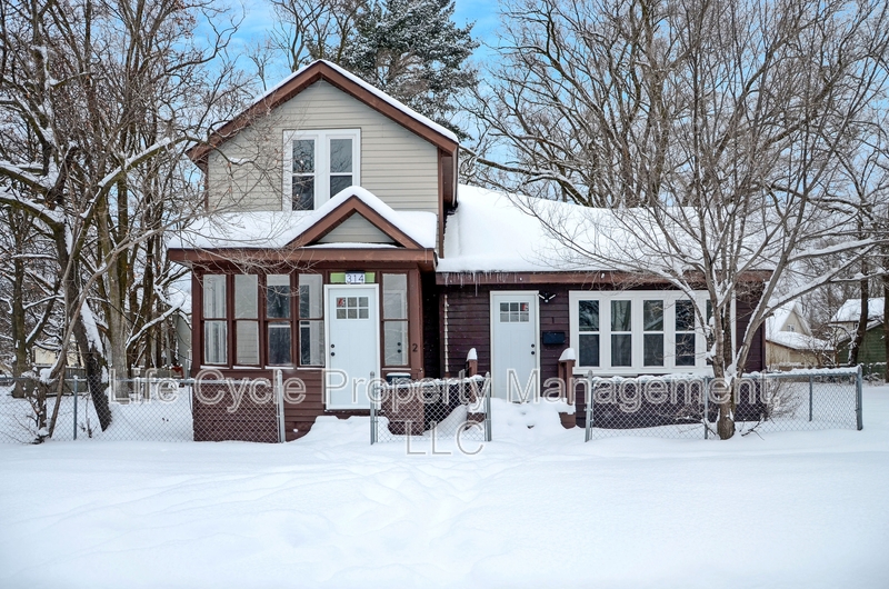 Muskegon Condo: 314 Washington Avenue - 3