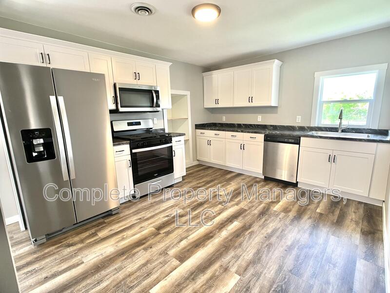 Albert Lea Condo: 930 South Broadway Avenue - 4