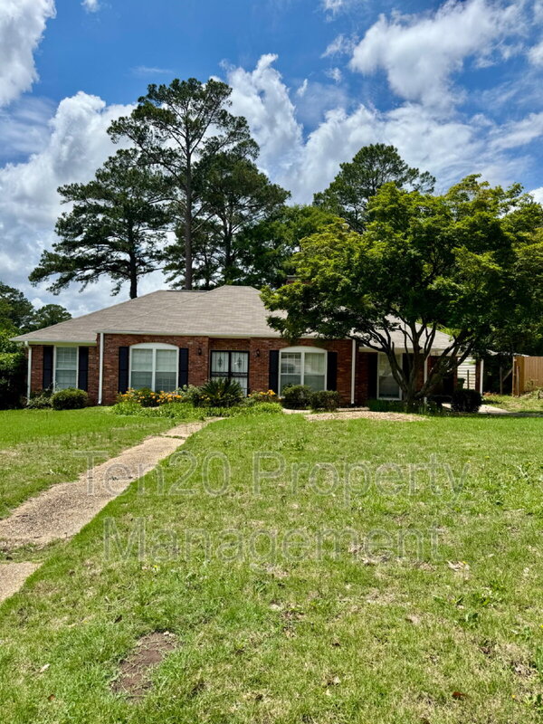 Columbus House: 5953 Windsor Drive