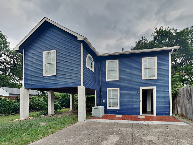 Fort Worth House: 2911 Ryan Ave