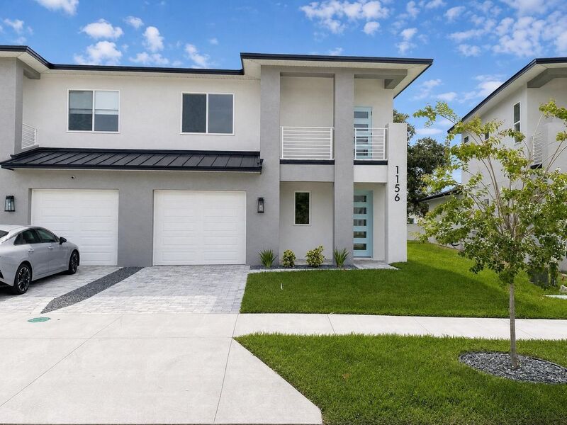 Lakeland House: 1156 Windjammer Dr