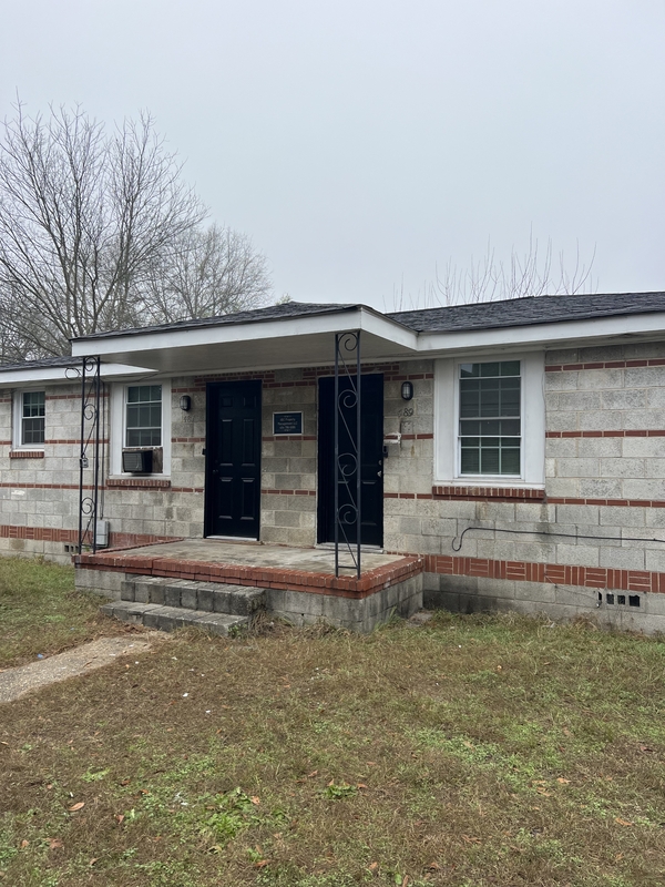 Columbus House: 487 Mellon Street