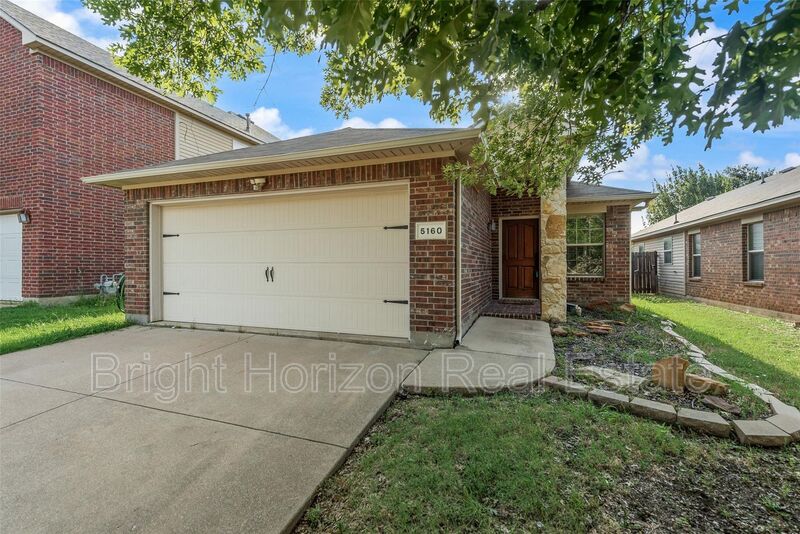 Fort Worth House: 5160 Britton Ridge Lane