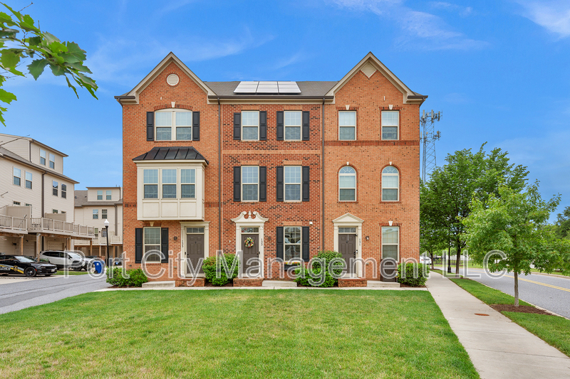 Baltimore Townhome: 133 South Macon Street