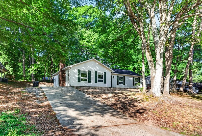 Greensboro House: 1112 Eagle Road