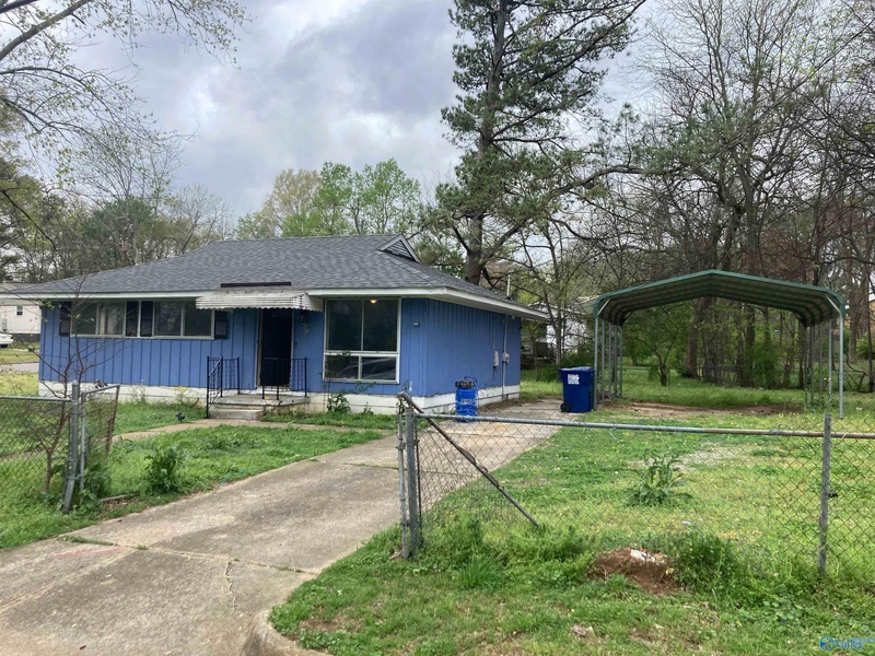 Huntsville House: 3201 Yale Circle Northwest