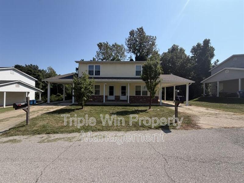 Saint Charles House: 224 Diekamp Ln