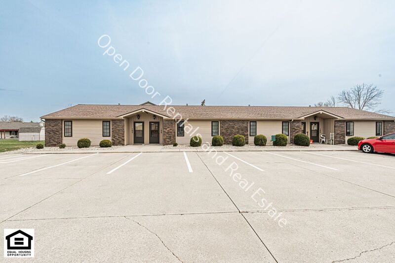 Auburn House: 1000 Old Brick Rd