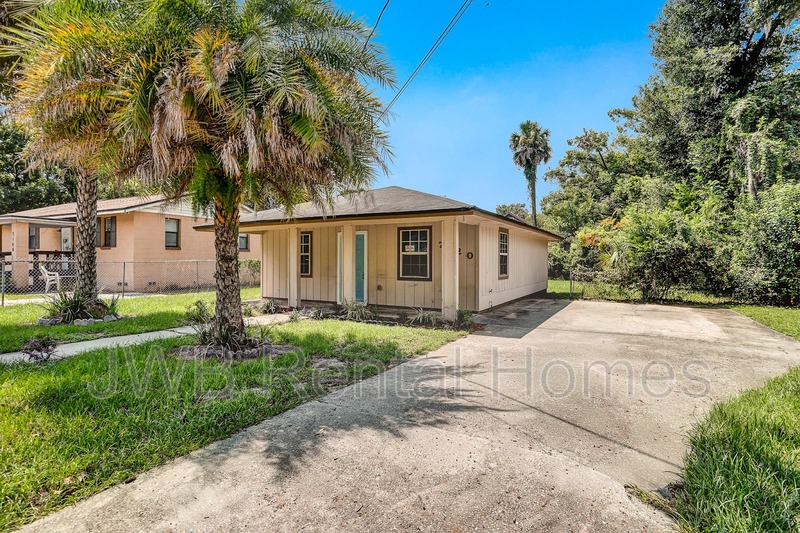 Jacksonville House: 7120 Buffalo Ave