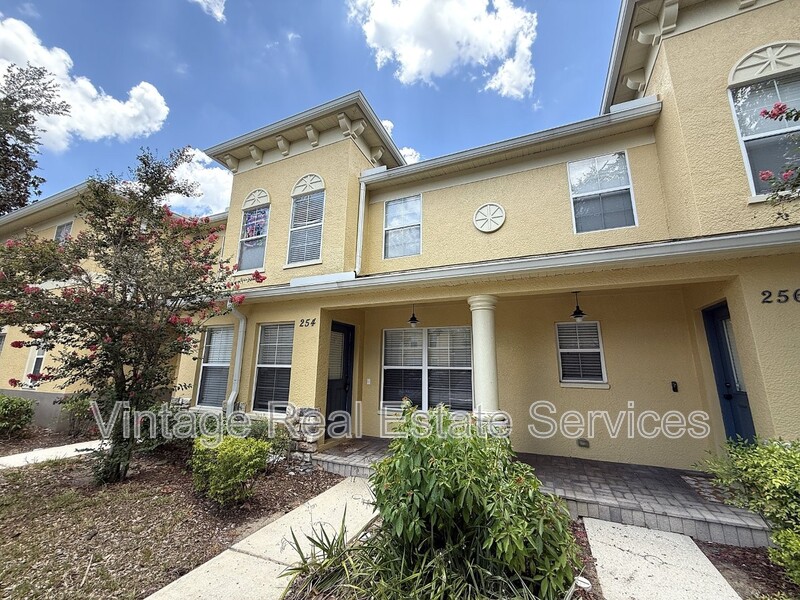 Valrico House: 254 Castlekeeper Pl