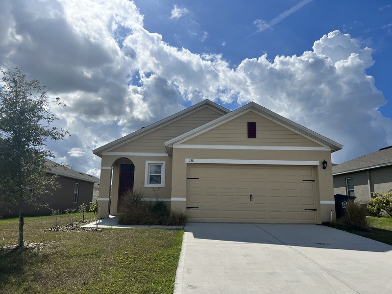 Winter Haven House: 136 Fall Glo Rd