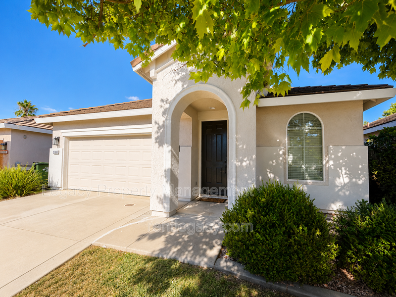 Sacramento House: 3108 Tintorera Way