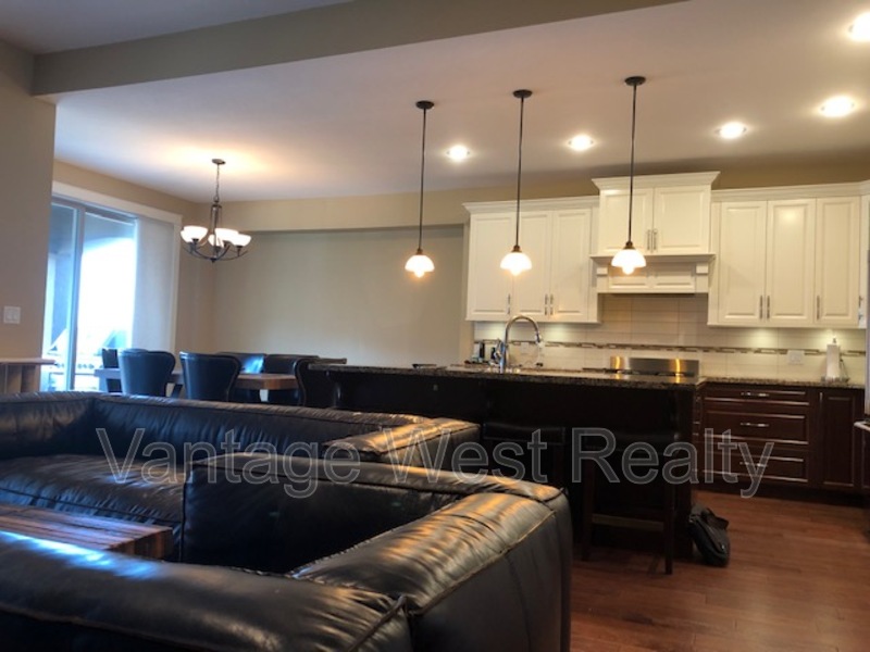 West Kelowna House: 1588 Marina Way