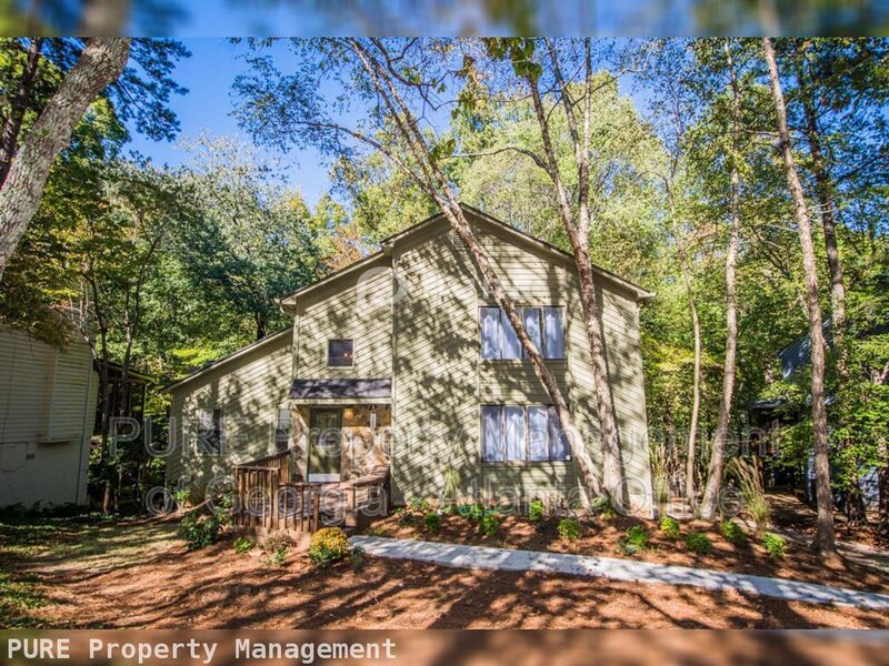 Roswell House: 540 Silver Pine Trl