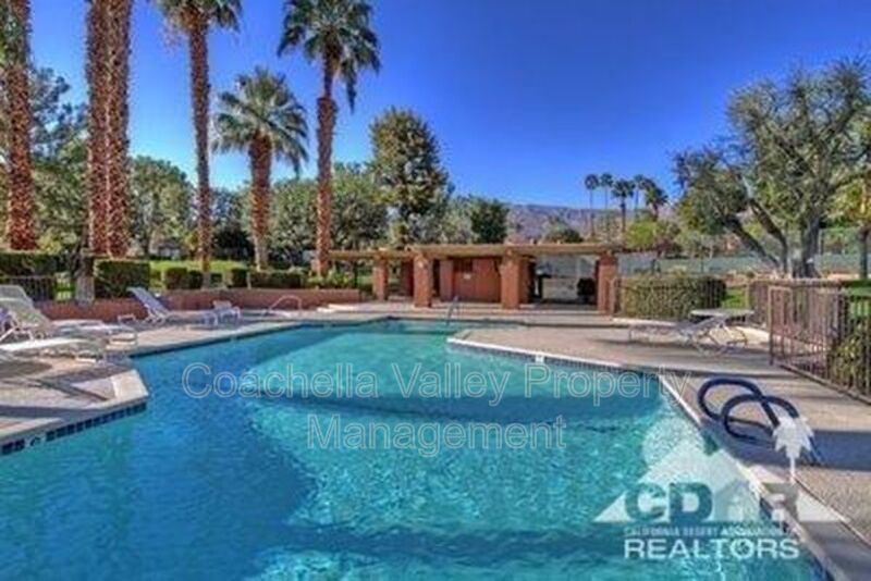 Palm Desert House: 48993 Canyon Crest Lane