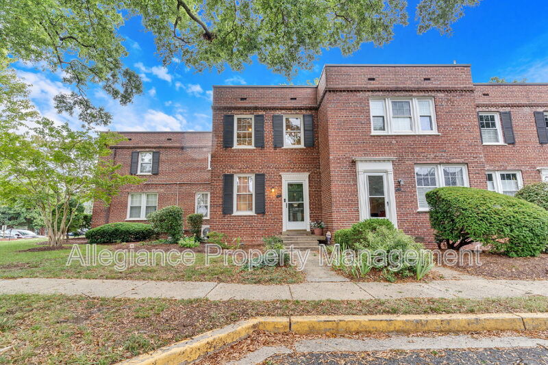 Arlington House: 2600 16th St S