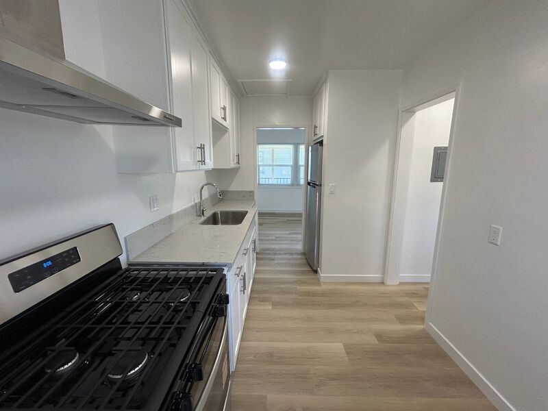 Burbank Condo: 2813 W Victory Blvd