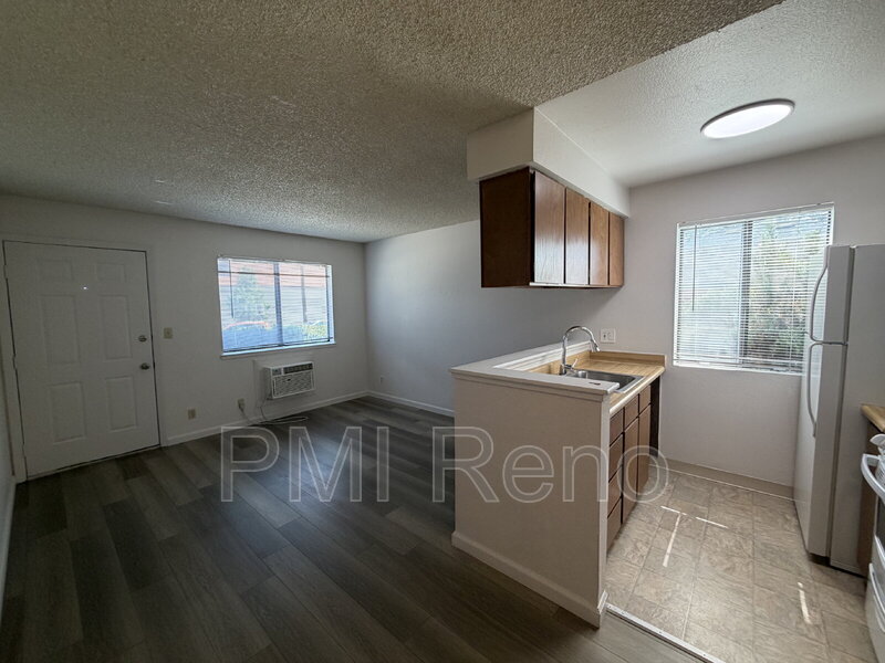 Reno Condo: 1015 Locust St