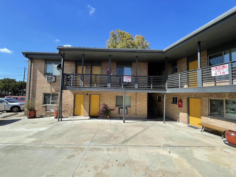 Houston Condo: 4811 Oakland Street - 2