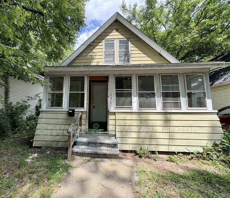 Akron House: 391 East Voris Street