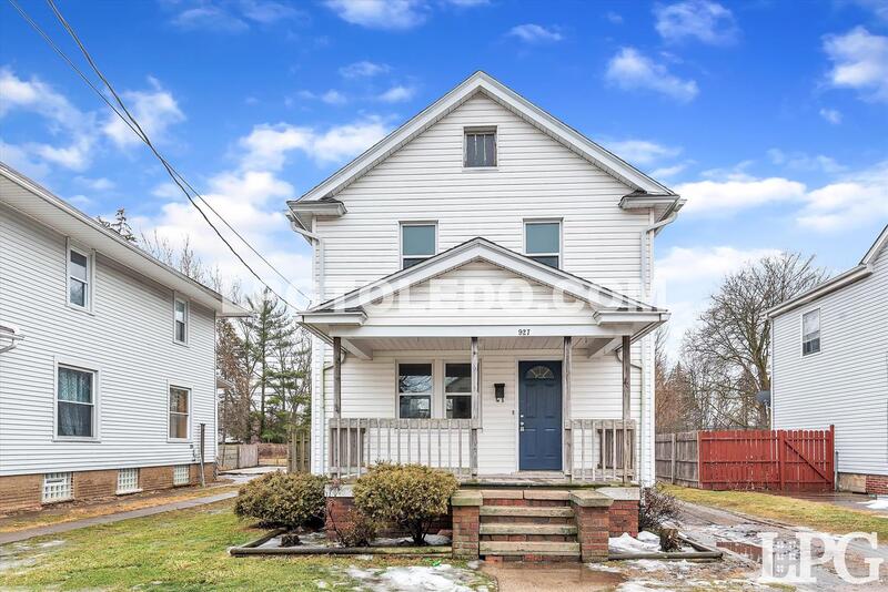 Toledo House: 927 Alvison Rd