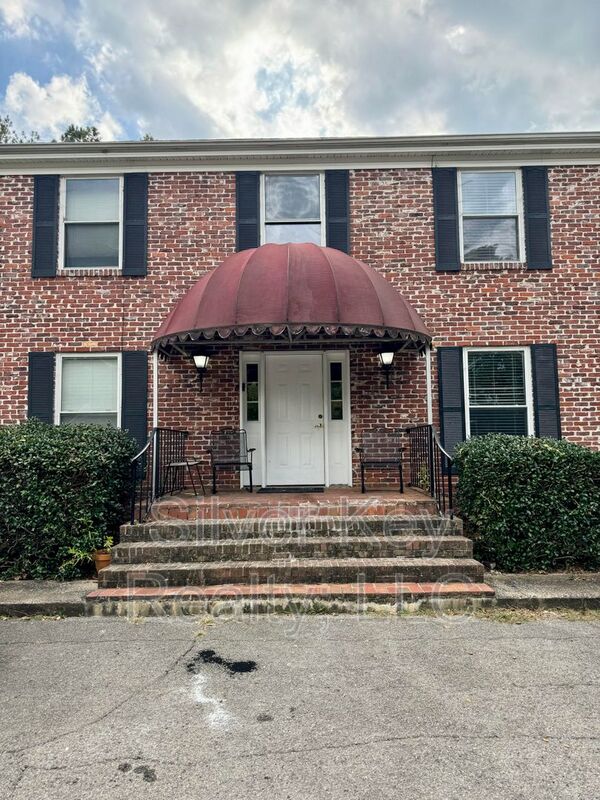 Athens House: 12 Walcon Lane