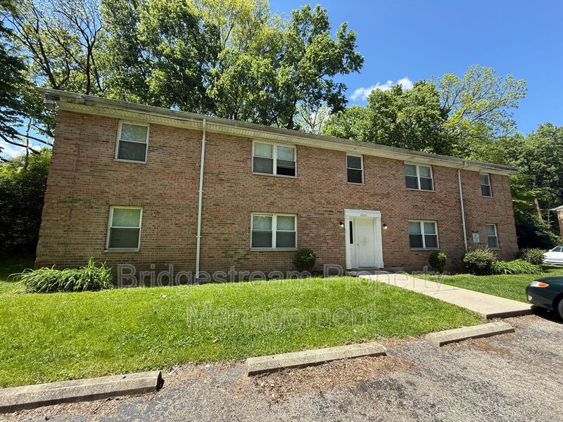 Dayton House: 3001 Idylwilde Blvd