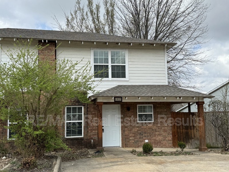 Fayetteville Condo: 1523 N Dawn Dr