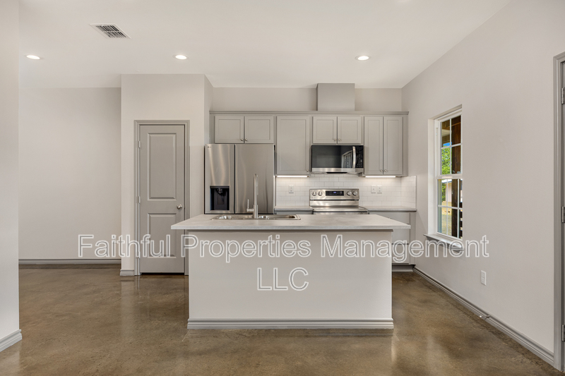 Tyler Condo: 13554 Farm to Market Road 14 - 14
