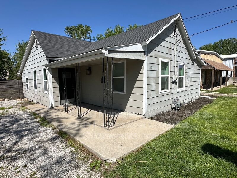 Olathe House: 316 W. Elm St.