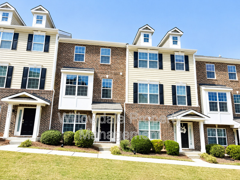 Holly Springs Townhome: 6025 Kentworth Dr