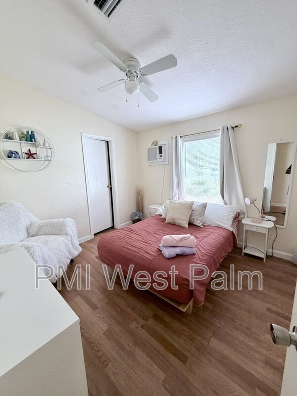 West Palm Beach Condo: 716 21st St