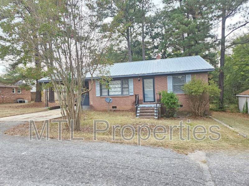 Lancaster House: 1445 Pine Spring Drive