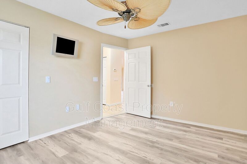 606 N. Point Dr Holmes Beach FL 34217 - Photo 16