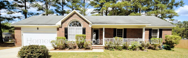 Fayetteville House: 1328 Butterwood Cir