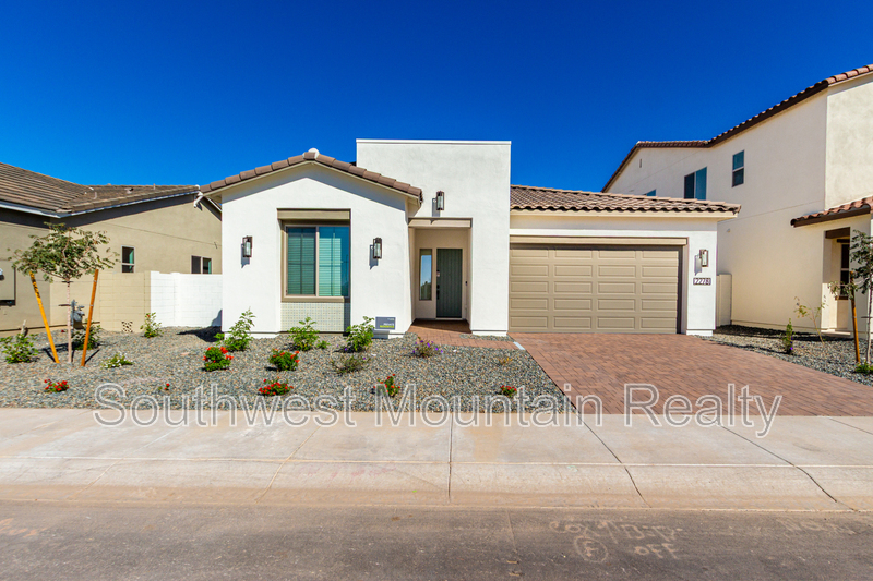 San Tan Valley House: 2278 E Foremaster