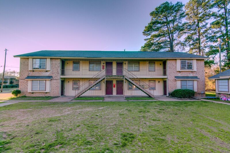 Texarkana Condo: 2401 Brookridge Drive