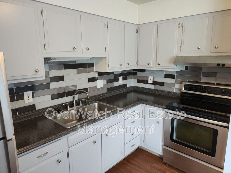 Anchorage House: 717 North Bliss St