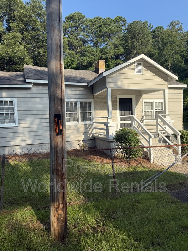 Manchester House: 614 Max Anderson Drive