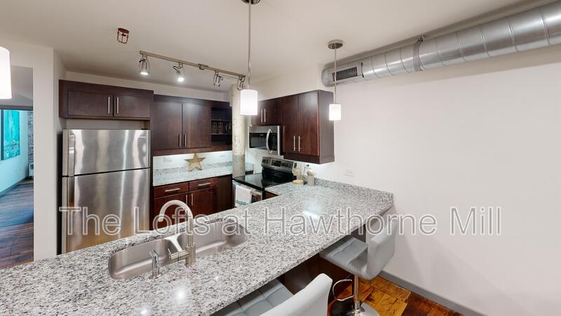 Charlotte Apartment: 1101 Hawthorne Ln