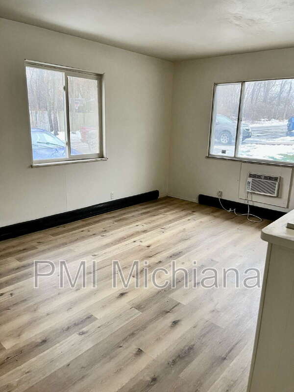 South Bend Condo: 2012 Lathrop St