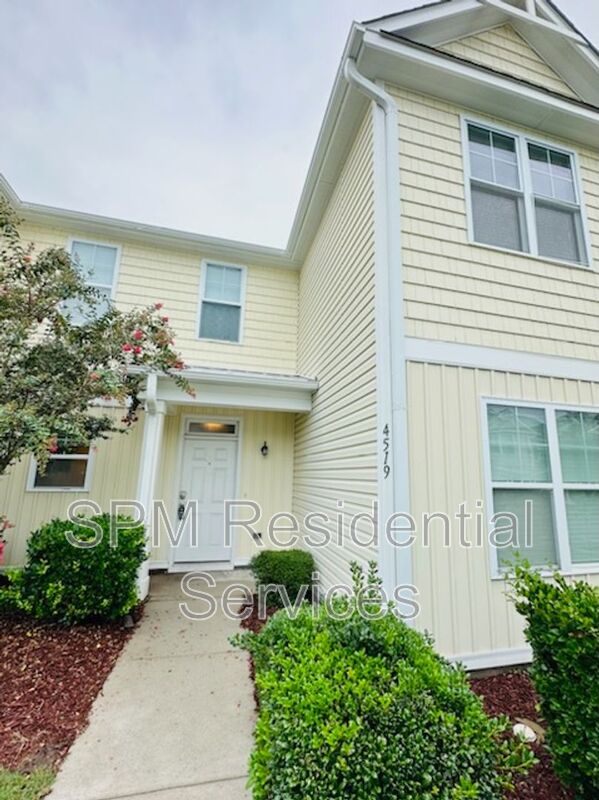 Wilmington Townhome: 4519 Exuma Ln