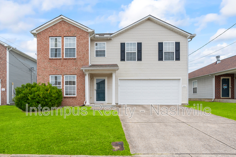 Nashville House: 3236 Woodpoint Dr