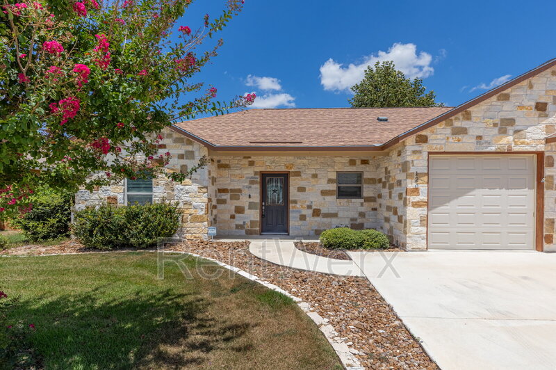 Seguin House: 120 Navarro Crossing