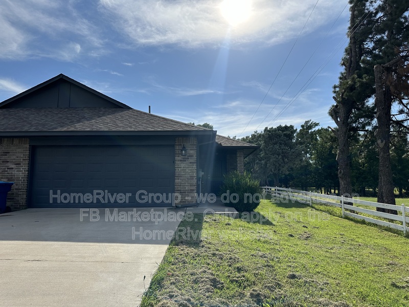 Midwest City Condo: 949 N Midwest Blvd