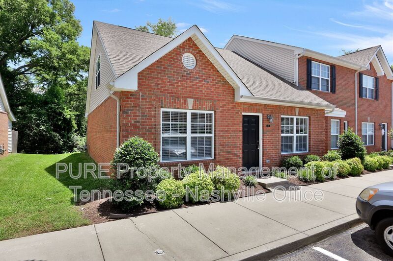 Franklin Townhome: 1101 Downs Blvd.