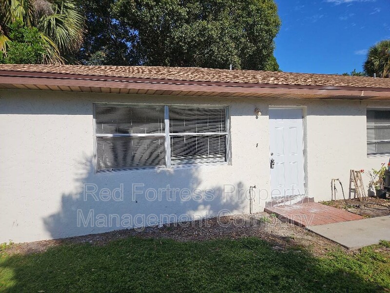 Fort Myers Condo: 720 Karlov St