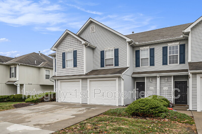Kansas City Condo: 8889 N Helena Ave
